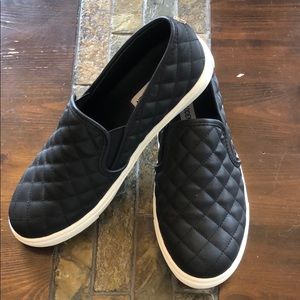 Steve Madden slip on sneakers